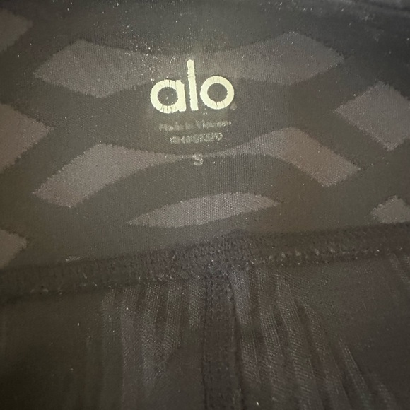 Alo Yoga Leggings - geometric gray and black pattern - Picture 4 of 5